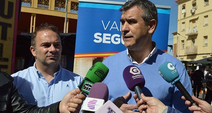 Antonio Román anuncia que establecerá una línea de subvenciones para que las personas mayores puedan reformar sus viviendas y hacerlas más accesibles