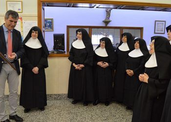 Antonio Román reconoce la labor realizada por el asilo “Santa Teresa de Jornet” al cumplir éste 125 años