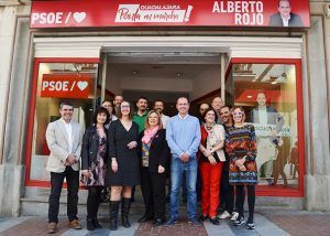 El PSOE abre una oficina en la calle Mayor desde donde Alberto Rojo y su equipo escucharán las propuestas de la ciudadanía