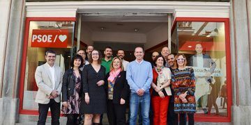El PSOE abre una oficina en la calle Mayor desde donde Alberto Rojo y su equipo escucharán las propuestas de la ciudadanía