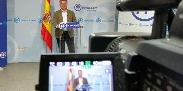 Esteban advierte que el PP es la única alternativa a un PSOE que destruye empleo y que quiere romper España