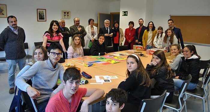 Felpeto alaba al IES de Chiloeches, donde el compromiso del profesorado es reconocido por las familias y ello redunda en una educación de calidad