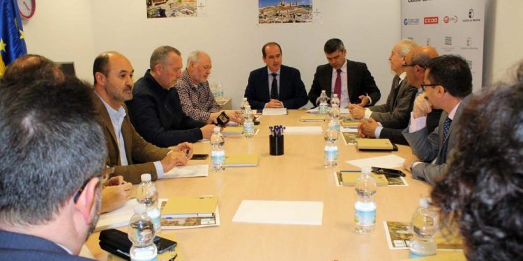 Junta y agentes sociales analizan las herramientas de atracción empresarial puestas en marcha a través de la Estrategia del Corredor del Henares