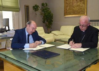 La Diputación de Guadalajara cede una parcela a la Residencia de Mayores Juan Pablo II de Alovera para mejorar su atención a los residentes