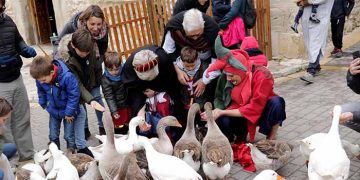 La lluvia no ha evitado el éxito de la Feria Medieval de Pareja