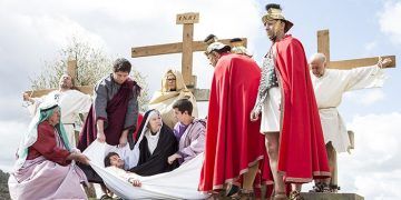La música, la pintura y la realidad virtual se hacen hueco entre los actos religiosos de la Semana Santa trillana