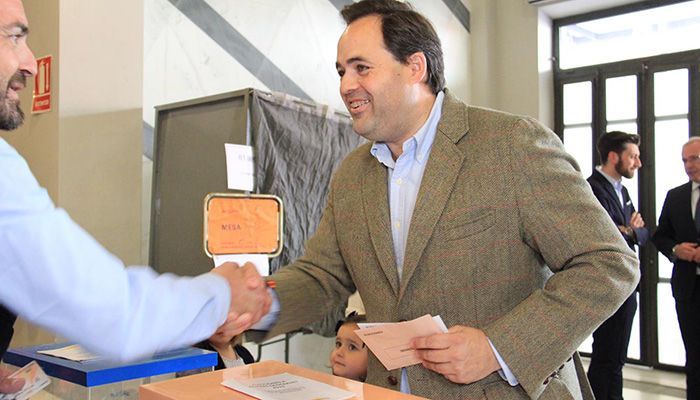 Núñez anima a la participación en las elecciones generales a todos los castellanomanchegos y confía en que la jornada se desarrolle sin incidencias