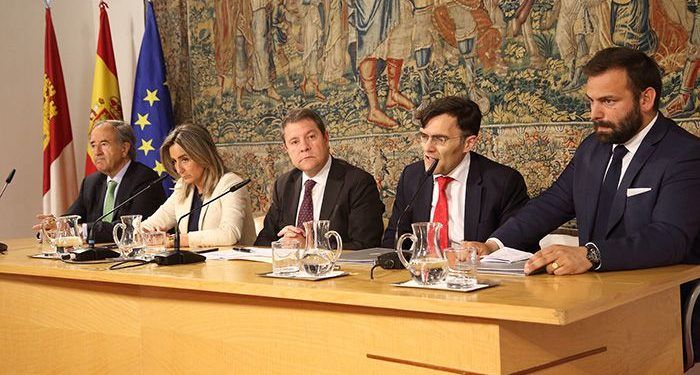Page aplaude la “sensibilidad social” de Puy du Fou y confía en que amplíe a futuro la integración laboral de personas con discapacidad