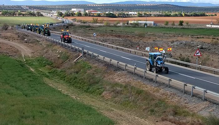 Unión de Uniones de Castilla-La Mancha y las Plataformas movilizan a los agricultores en Toledo para defender su trabajo y su futuro