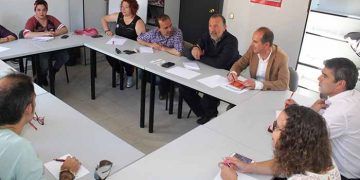 Alberto Rojo se compromete a crear una mesa de “trabajo, diálogo y acción” donde confluyan agentes sociales y Ayuntamiento