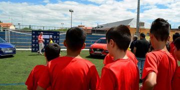 CD Salesianos y Santón Oliva sortean la beca para vivir una semana como un jugador del Atlético de Madrid