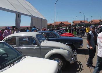 Coches clásicos, rock and roll y paella popular para la mañana del domingo de Fiestas en Cabanillas