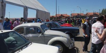 Coches clásicos, rock and roll y paella popular para la mañana del domingo de Fiestas en Cabanillas