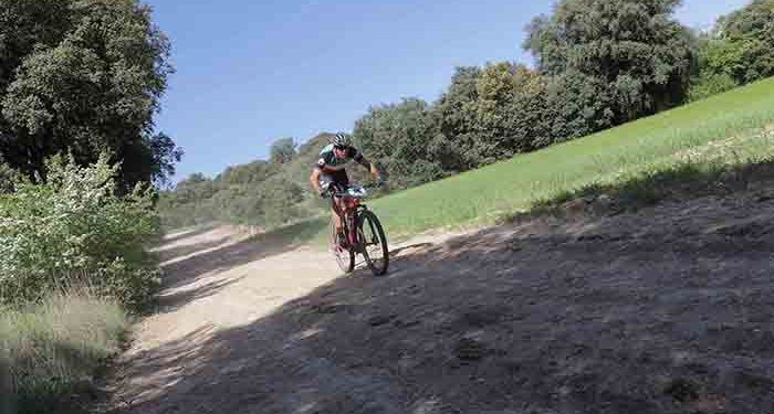 Dos de dos para Fernando Baraza y Eva García, que se imponen en la I Copa MTB Mar de Castilla de Sacedón Dos de dos para Fernando Baraza y Eva García, que se imponen en la I Copa MTB Mar de Castilla de Sacedón