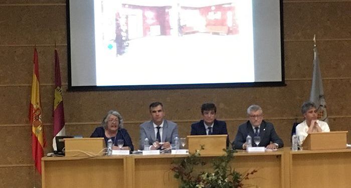 El alcalde de Guadalajara participa en la clausura del 50 aniversario de la Escuela de Enfermería