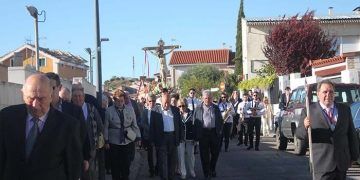 El Cristo de la Expiración procesiona en Cabanillas entre el calor de sus fieles