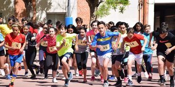 El XVIII Cross Popular MAUX luce en una espléndida mañana con 450 participantes de todas las edades