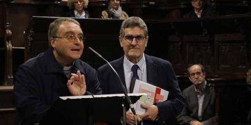 Jesús Orea presenta en el Coro de los Mendoza su libro sobre la Catedral de Sigüenza