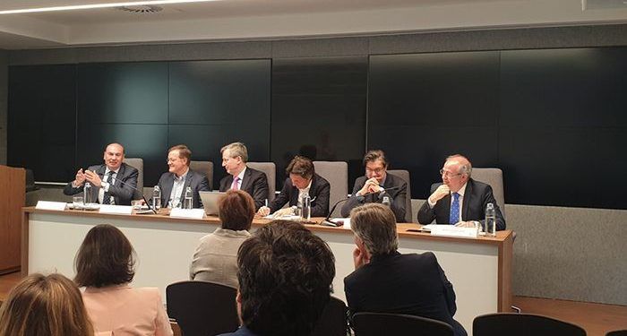 Latre defiende la España de las oportunidades en un debate en Madrid sobre despoblación y equilibrio territorial