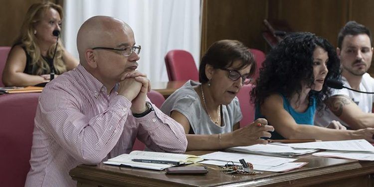 Los concejales de Izquierda Unida en Azuqueca denuncian la actitud del gobierno de Blanco cuando aún no ha acabado su mandato.
