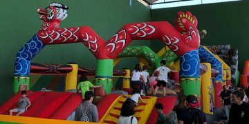 Mañana de Fiestas entre dulces, zumba, flamenco e hinchables en Cabanillas