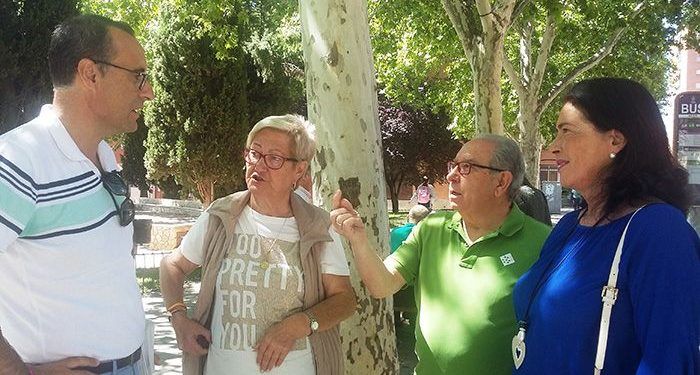 Policía de proximidad, mejorar el recorrido de los autobuses y modificaciones en el carril-bici, propuestas de Antonio de Miguel y VOX para el barrio de Los Manantiales