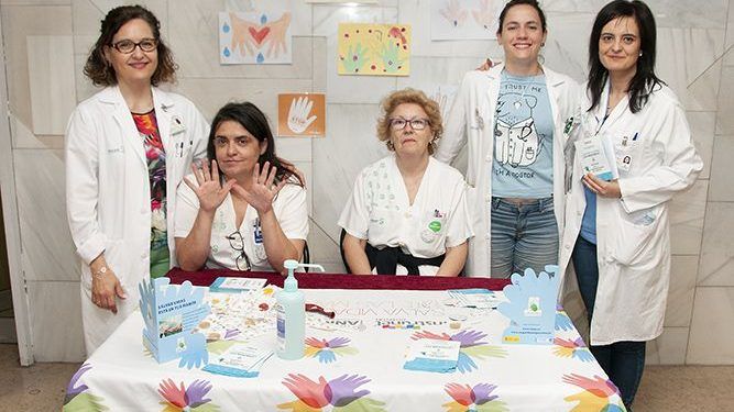 Profesionales y usuarios del Hospital de Guadalajara participan en las actividades organizadas con motivo del Día Mundial de la Higiene de Manos