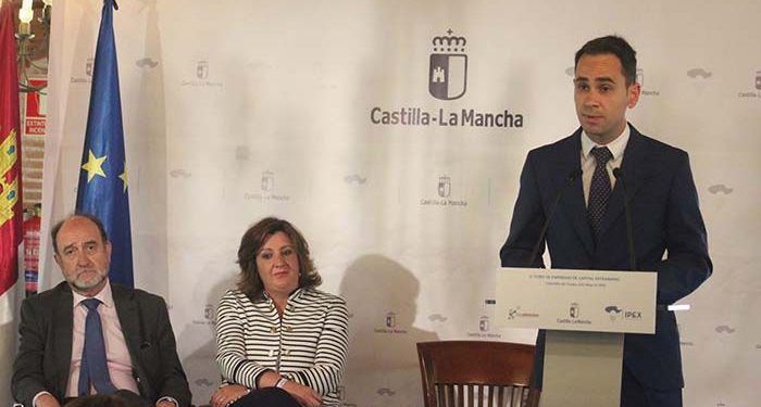 Salinas destaca que Cabanillas es el municipio de más de 10.000 habitantes con menor tasa de paro de la región