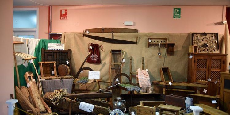 Abierta la Exposición de Artesanía de fin de curso de la Escuela de Folklore de la Diputación de Guadalajara