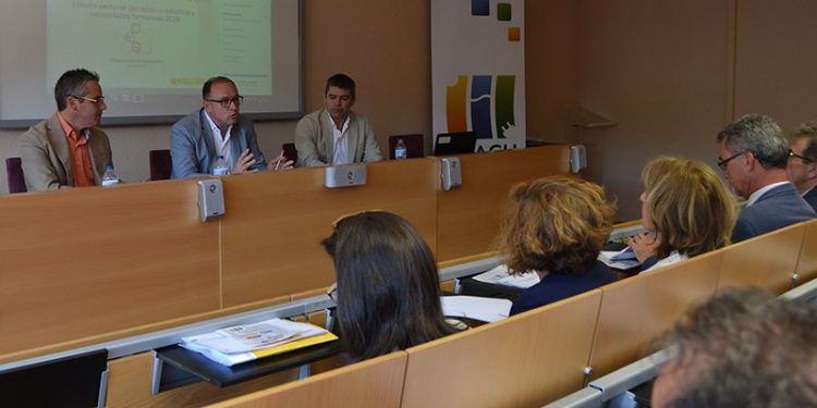 El Centro de Referencia Nacional de Energía Eléctrica, Agua y Gas ubicado en Guadalajara presenta un estudio sobre necesidades formativas de estos sectores El Centro de Referencia Nacional de Energía Eléctrica, Agua y Gas ubicado en Guadalajara presenta un estudio sobre necesidades formativas de estos sectores
