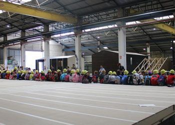 La empresa ABS recibe la visita de un grupo de estudiantes de Azuqueca de Henares