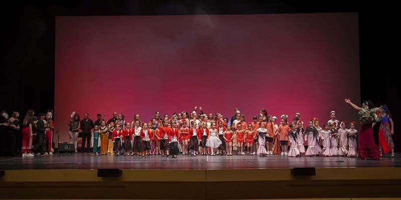 La Escuela Municipal de Danza de Cabanillas conquista el Buero