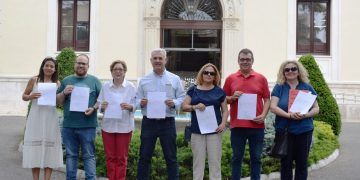 Los diputados provinciales del PSOE por la provincia de Guadalajara recogen sus credenciales