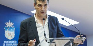 Román acepta el órdago de Cs para ser alcalde y aceptaría renunciar al Senado