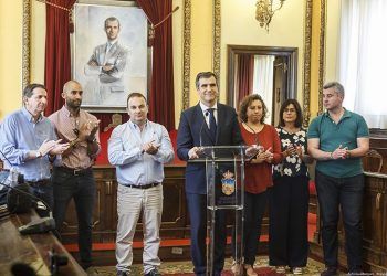 Román se despide con la cabeza alta y asegurando que Cs “ha cavado su propia tumba” al “venderse” a cambio de puestos y dinero