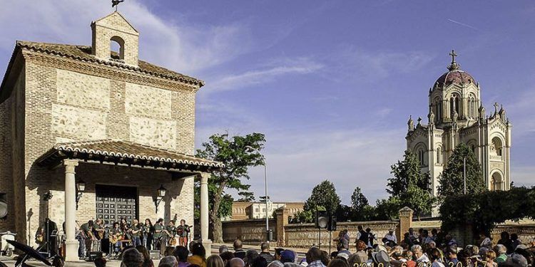 El próximo sábado, 29 de junio, junto a la ermita de San Roque,  arranca la nueva edición de  los “Bailes bajo la luna”