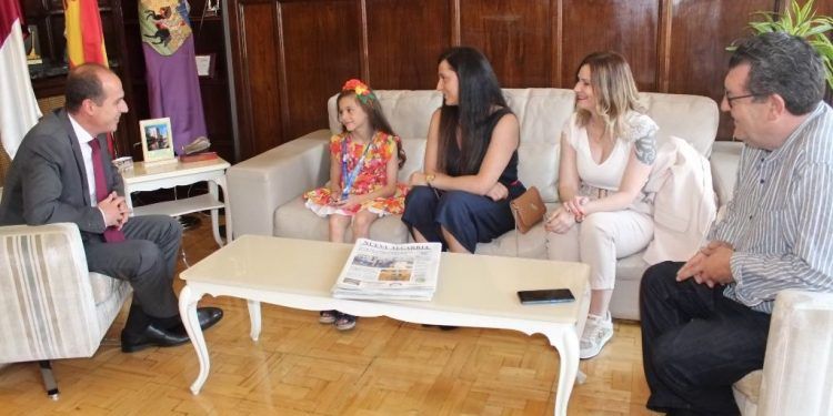 Alberto Rojo se reúne con la gimnasta Aimara Fajardo y le traslada el apoyo de los guadalajareños Alberto Rojo se reúne con la gimnasta Aimara Fajardo y le traslada el apoyo de los guadalajareños