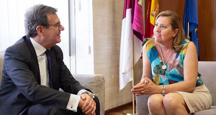 El Gobierno regional traslada a la UCLM la intención de bonificar al 100 por cien la primera matrícula “si se modifica la financiación autonómica”