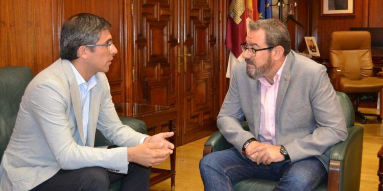El subdelegado del Gobierno se reúne con el delegado de la Junta para abordar asuntos de interés común