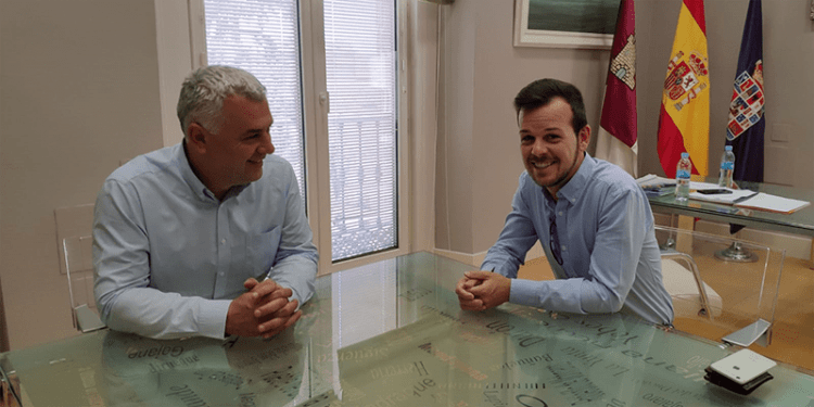 José Luis Vega recibe al presidente de ToroMundial y muestra su apoyo a las tradiciones y festejos taurinos