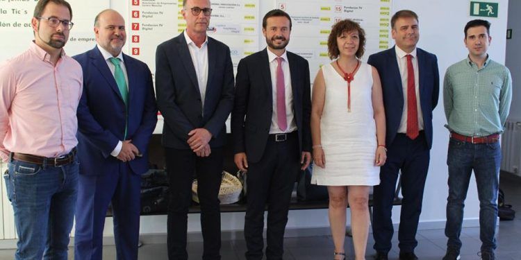 La Junta apuesta por la extensión de la banda ancha como motor de desarrollo del medio rural La Junta apuesta por la extensión de la banda ancha como motor de desarrollo del medio rural
