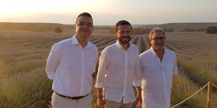 La Junta seguirá trabajando para que el cultivo de las aromáticas sea fuente de riqueza y de desarrollo rural en la comarca de La Alcarria La Junta seguirá trabajando para que el cultivo de las aromáticas sea fuente de riqueza y de desarrollo rural en la comarca de La Alcarria
