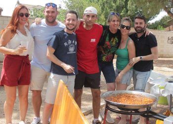 Siete paellas llenan de buen ambiente el parque Buero Vallejo de Cabanillas