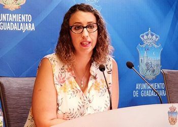 Simón confirma que “a menos de dos meses, no hay alternativa a las pistas de la Fuente de la Niña para los conciertos de Ferias”