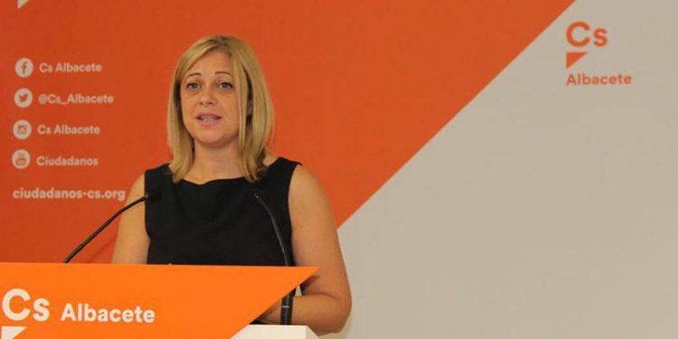 Carmen Picazo: “Nosotros hacemos oposición al Gobierno de García-Page mientras que el señor Núñez está obsesionado con hacérsela a Cs”