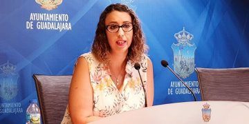 El Ayuntamiento de Guadalajara  instala 250 motivos para ornamentar las Ferias de Guadalajara
