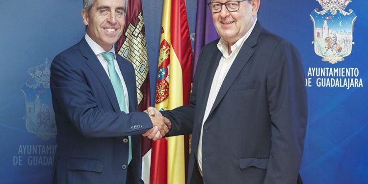 El Ayuntamiento de Guadalajara renueva su compromiso con Caixabank para la celebración del Día de la Bicicleta