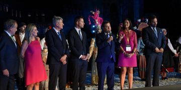 El presidente regional agradece a Puy du Fou que haya hecho realidad ‘El sueño de Toledo’