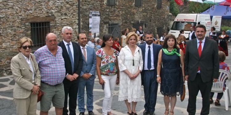 Bellido destaca el trabajo del alcalde de Campillo de Ranas como ejemplo de la lucha contra la despoblación rural