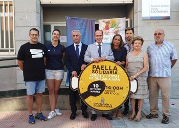 La Paella Solidaria de las Peñas llega cuando más se la necesita